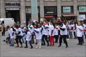 Schüler der OSK beim Flashmob